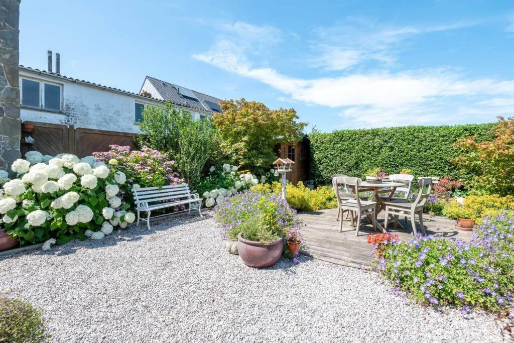 デ ハーン Charming House With Gardenヴィラ エクステリア 写真